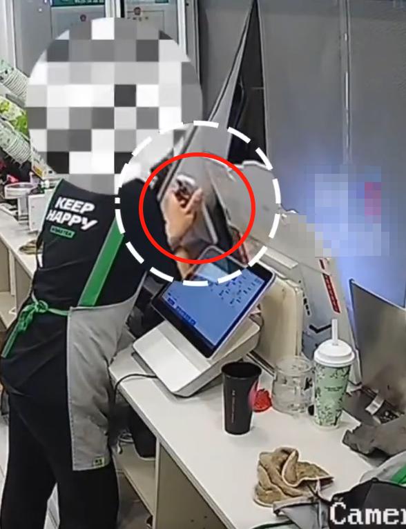 南京股票配资平台 山东临沂一奶茶店员工谎称机器坏了，让顾客扫自己收款码，律师：涉嫌盗窃罪