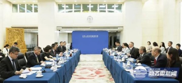 配资点评网 李成钢会见中国美国商会会员企业代表团